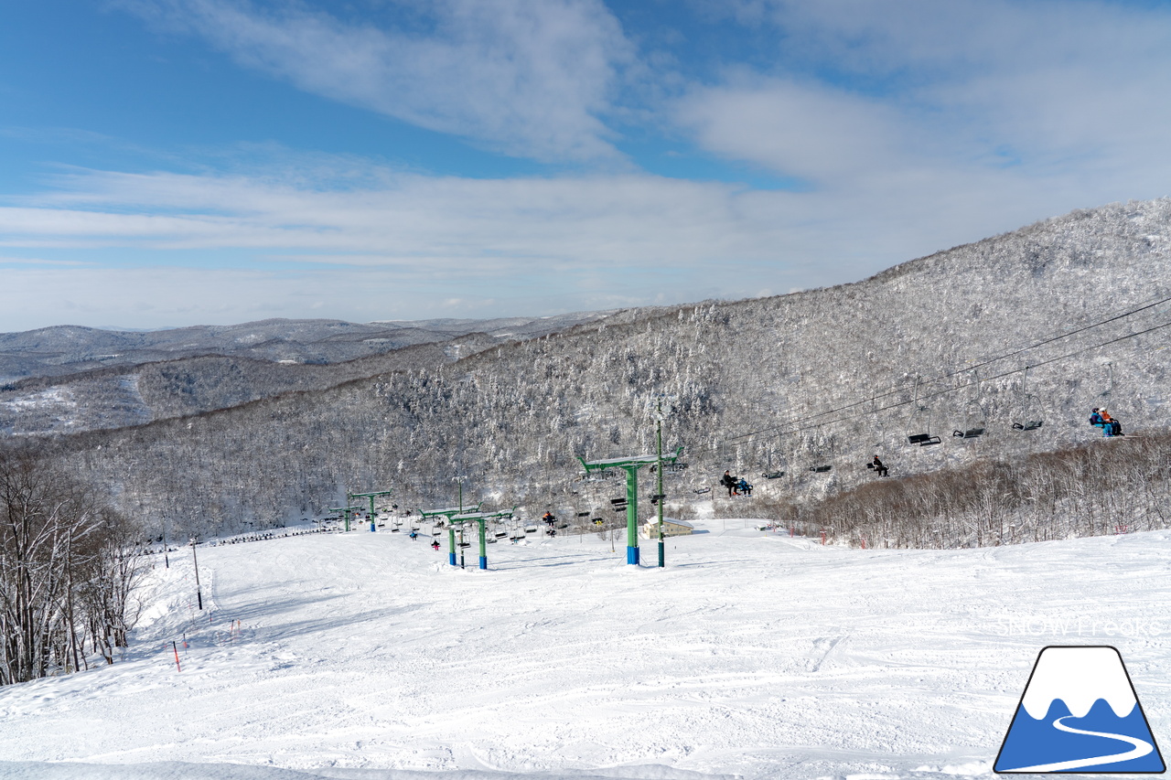 ぴっぷスキー場｜旭川紋別自動車道・比布北インターを降りたら約３分で到着。良質な雪、多彩なコース、抜群の眺望、美味しいグルメ、アフタースキーに温泉も。。。とっても高い満足度を誇るローカルゲレンデを滑ります(^^)/